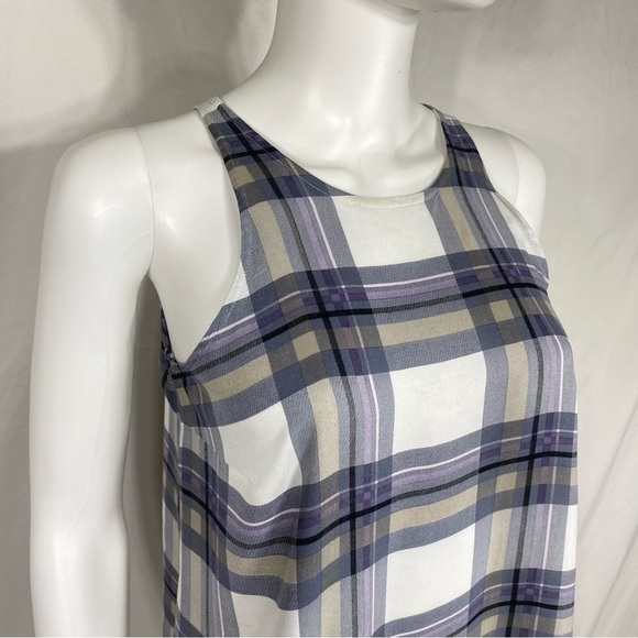 Old Navy Lightweight Plaid Sleeveless Keyhole Back Blouse - Picture 2 of 5